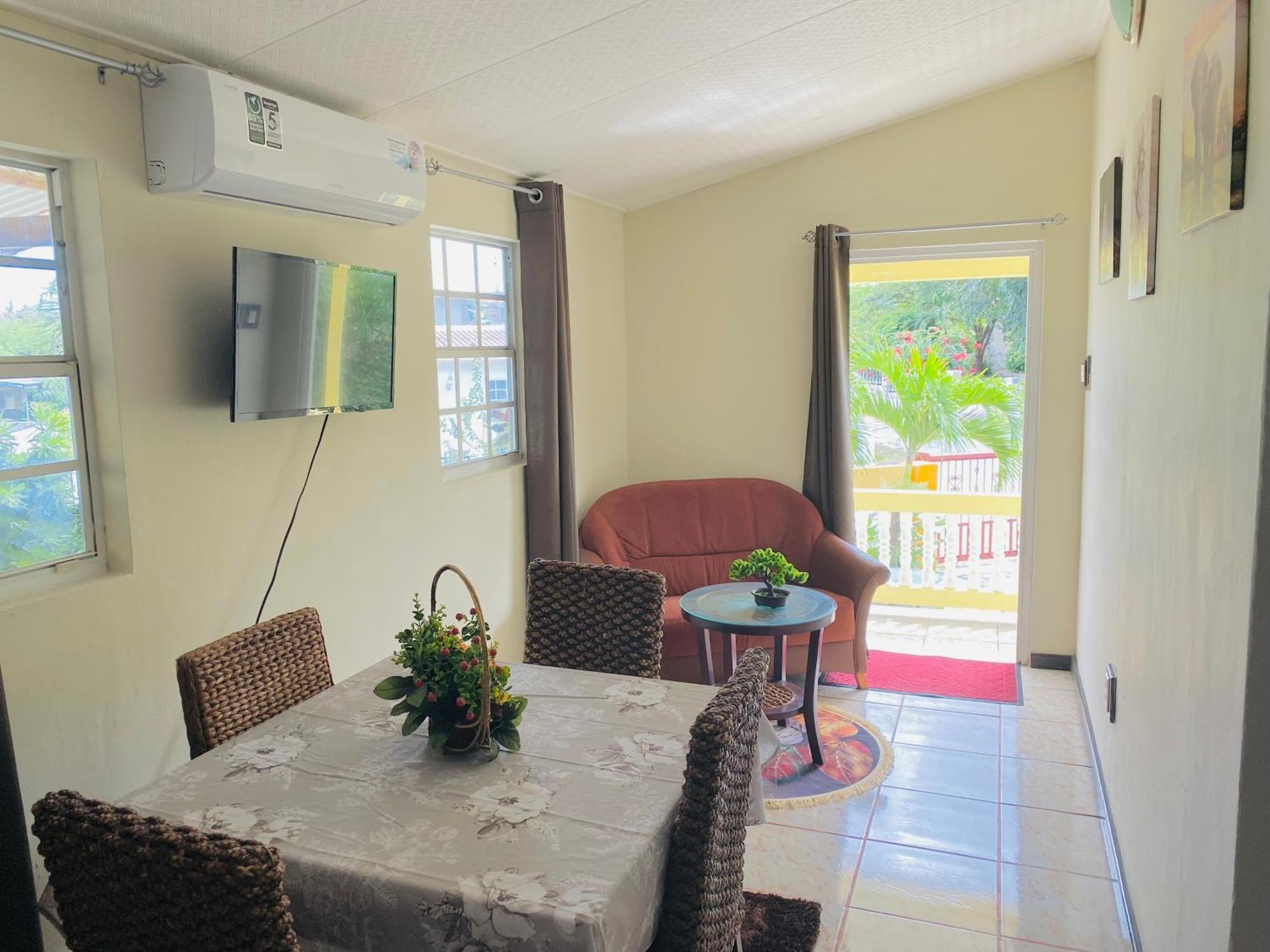 Sucasa Apartment Willemstad Bagian luar foto